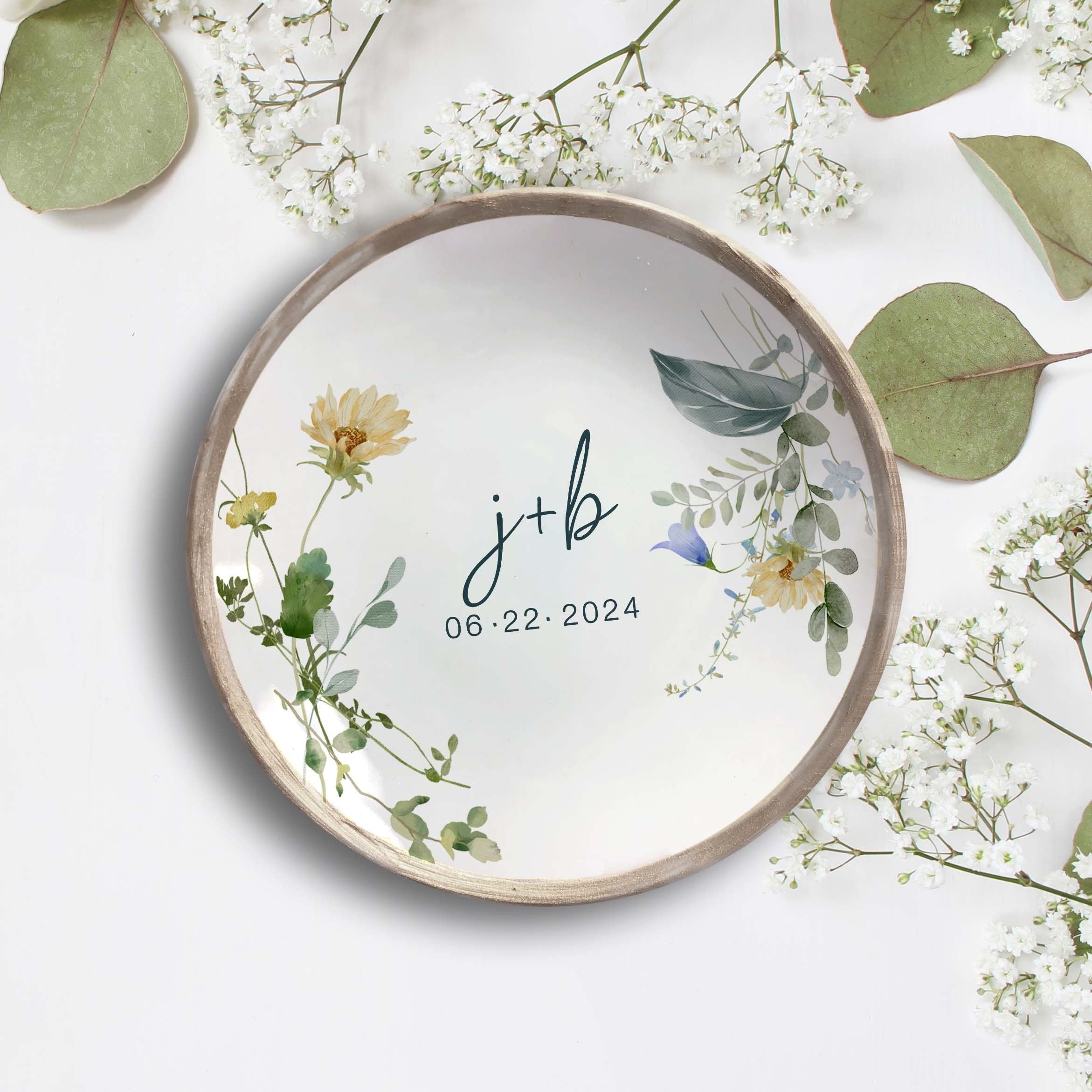 Custom Wildflower Wedding Gift Ring Dish • Perfect Engagement Gift • Personalized Dainty Jewelry • Minimalist Gift for Bride • Ring Holder