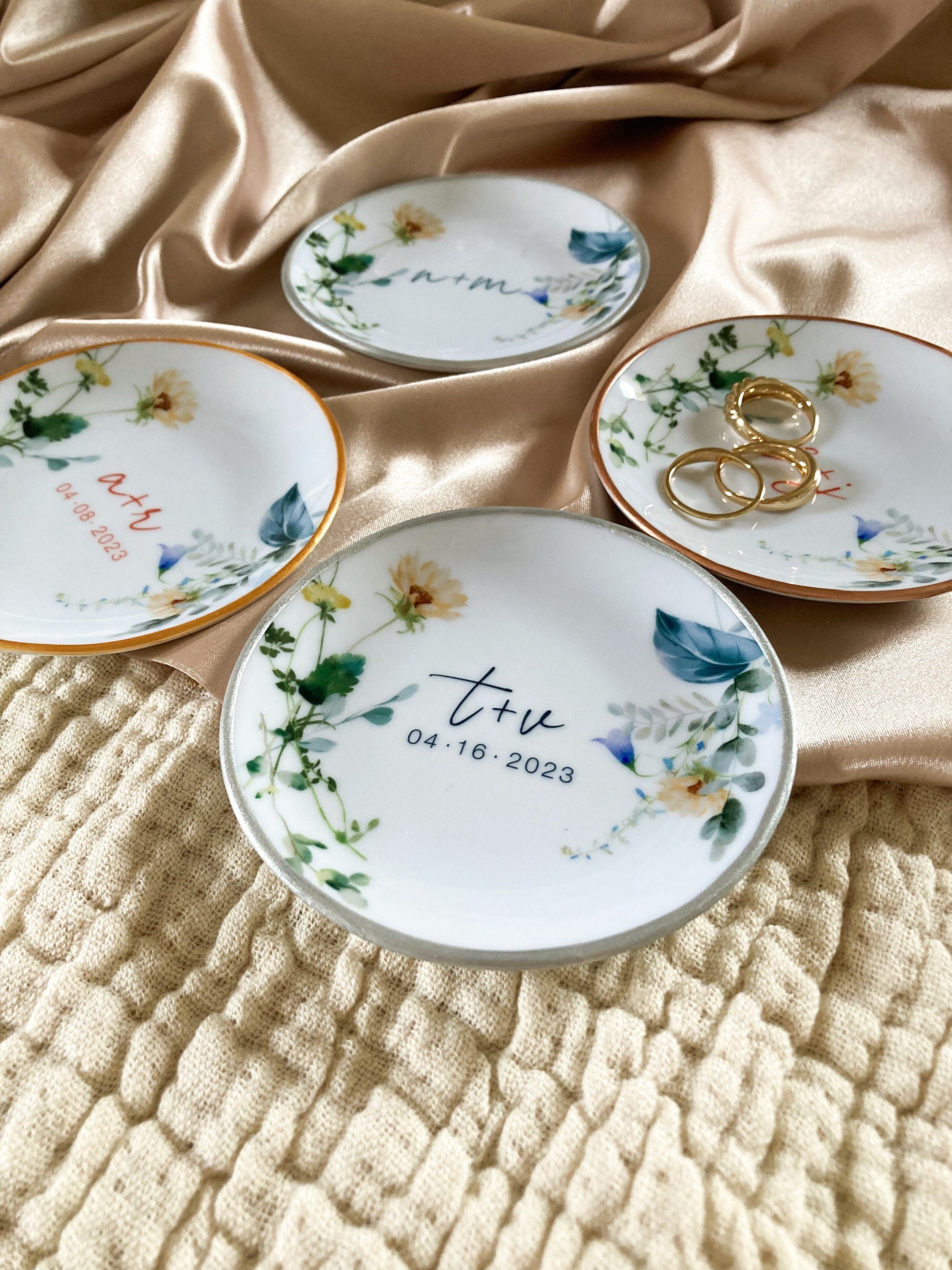 Custom Wildflower Wedding Gift Ring Dish • Perfect Engagement Gift • Personalized Dainty Jewelry • Minimalist Gift for Bride • Ring Holder