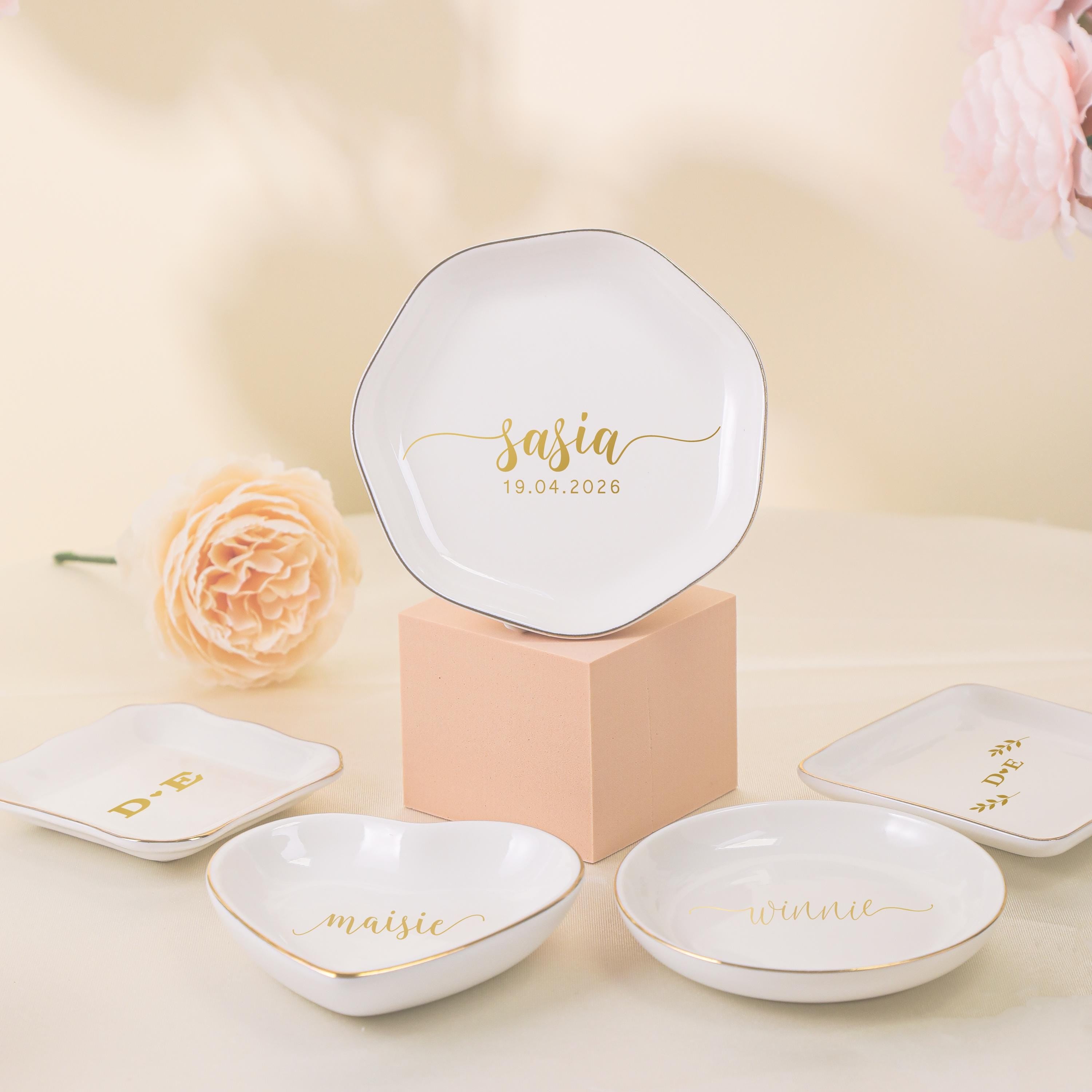 Personalized Wedding Gift - Minimalist Ring Dish